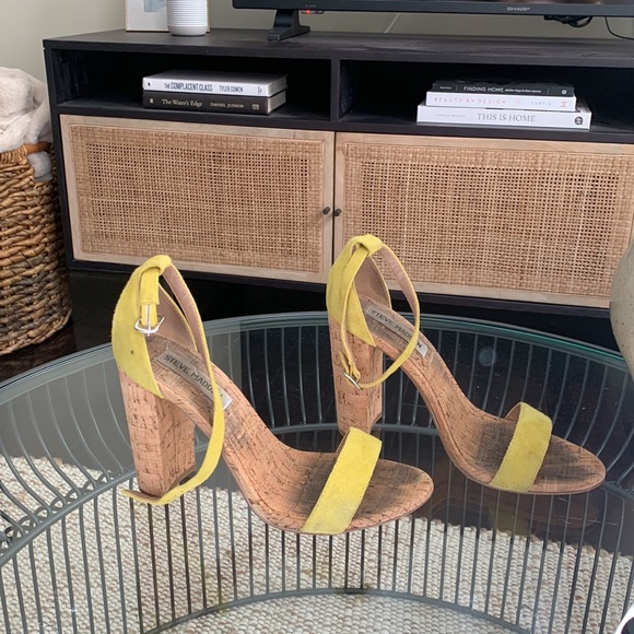 Steve Madden Carson Heels, Size 8.5 - Picture 5 of 8